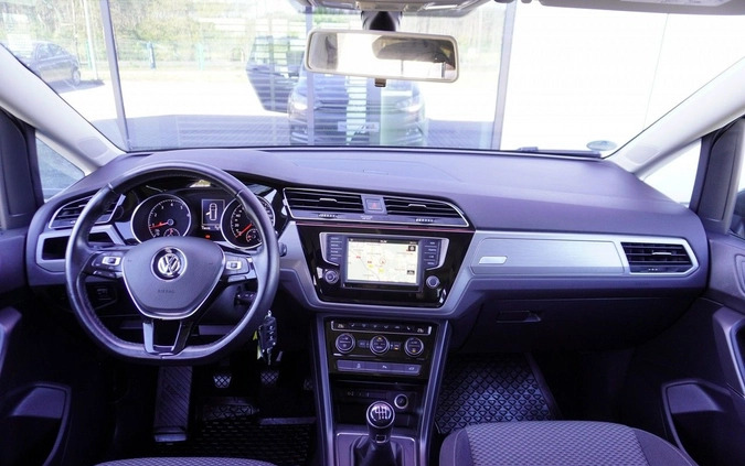 Volkswagen Touran cena 74999 przebieg: 118000, rok produkcji 2016 z Golub-Dobrzyń małe 562
